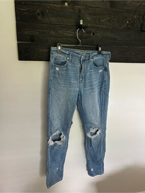 American Eagle Outfitters Light Blue Mom Jeans